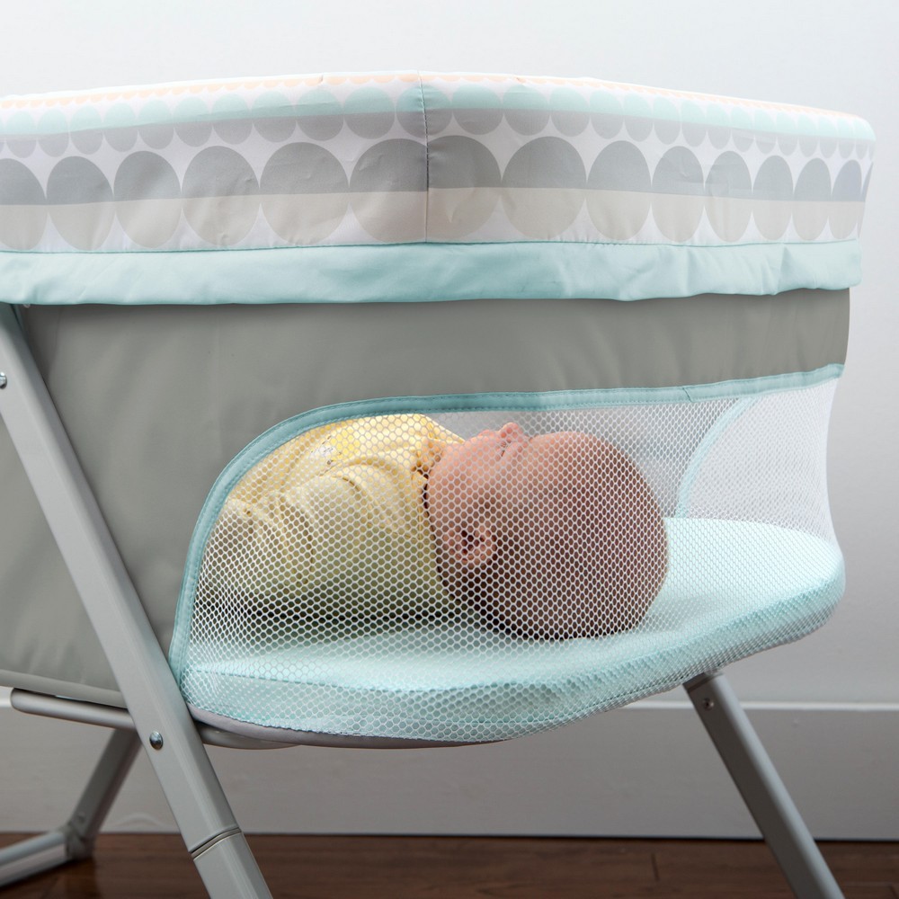 foldaway rocking bassinet